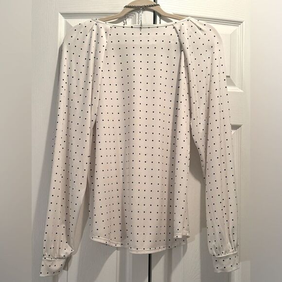 Timeless! Banana Republic black & white polka-dot top! - Picture 7 of 9